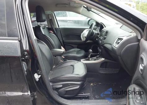 2018 Jeep Compass Latitude 4X4 from USA, damaged, VIN 3C4NJDBB6JT480333